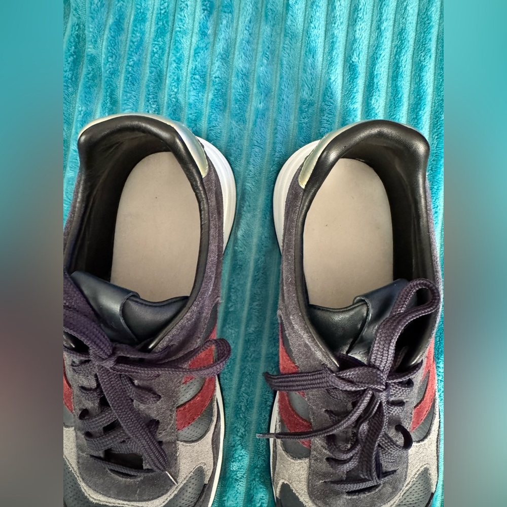 Hogan Men’s Stylish Navy and Burgundy Sneakers - Picture 4 of 10